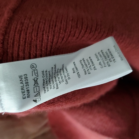 Everlane The Cashmere Henley Slim, Carmine (S) - Picture 4 of 10
